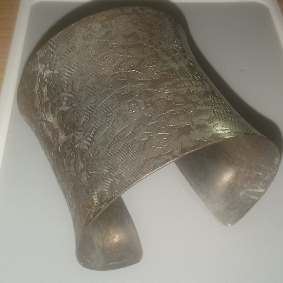 Jewelry - Silver Rose Etch Cuff Bracelet